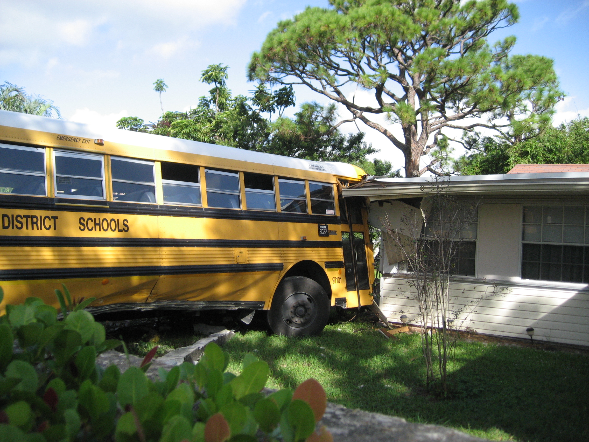 Broward School Bus Crashes Thru Fence into House | Observer Newspaper